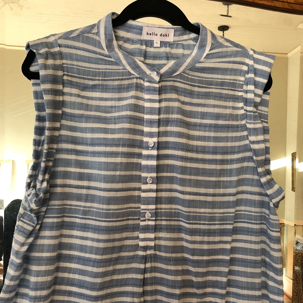 Blue/white linen dress w buttons, cuffed armholes - Picture 3 of 10